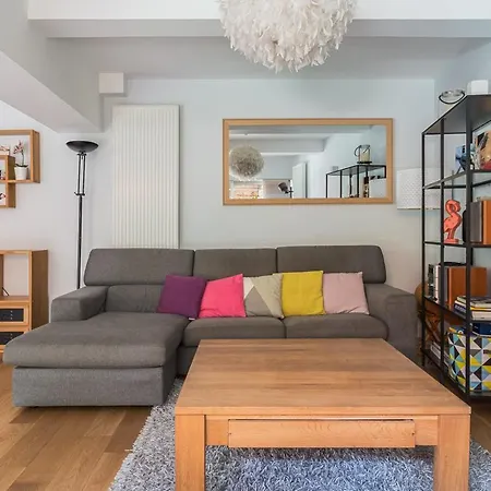 T5 Renove Avec Bureau Jardin Et Parking En Centre Daire *