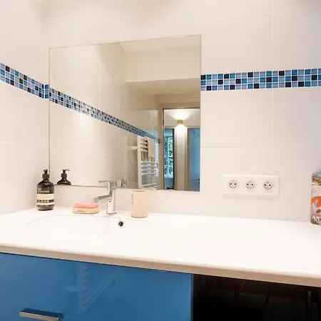 T5 Renove Avec Bureau Jardin Et Parking En Centre