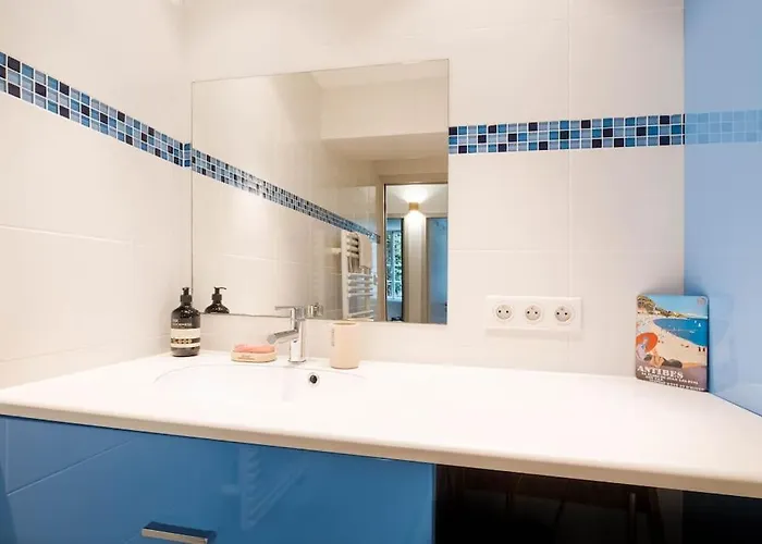 T5 Renove Avec Bureau Jardin Et Parking En Centre