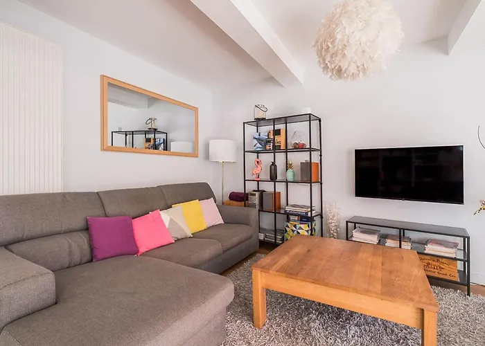 T5 Renove Avec Bureau Jardin Et Parking En Centre *