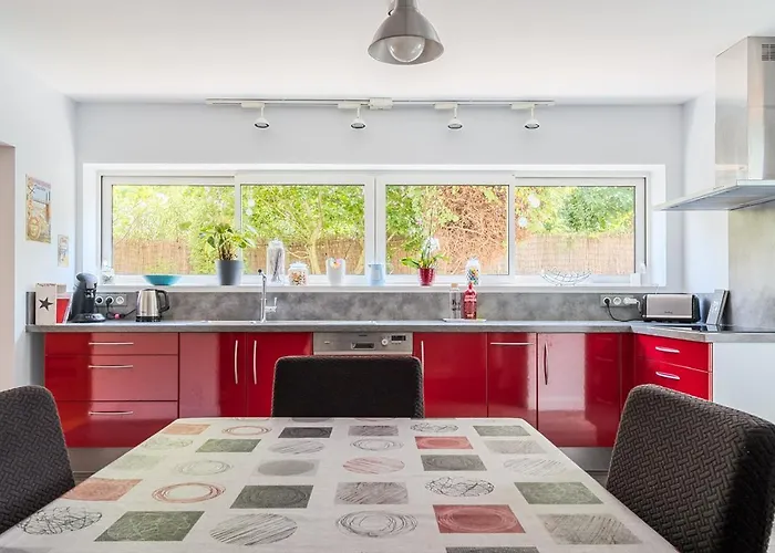 T5 Renove Avec Bureau Jardin Et Parking En Centre Toulouse