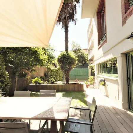 T5 Renove Avec Bureau Jardin Et Parking En Centre Apartment