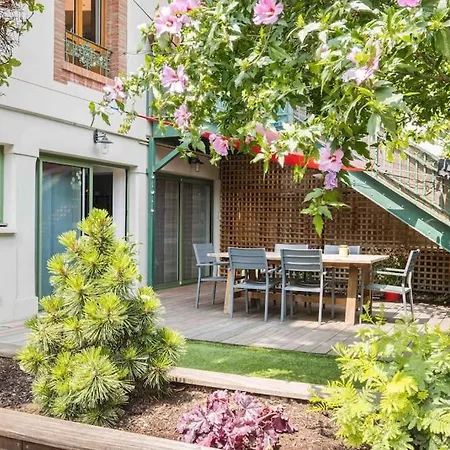 Apartment T5 Renove Avec Bureau Jardin Et Parking En Centre