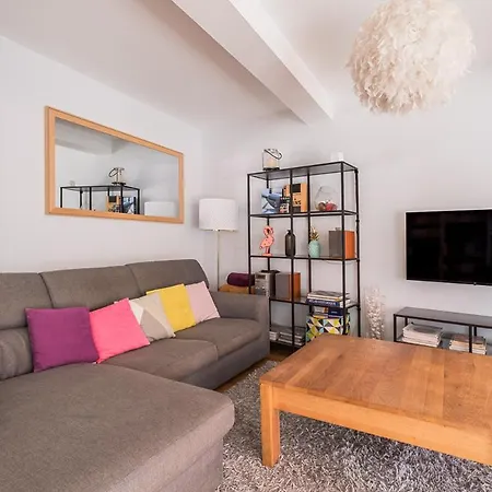 T5 Renove Avec Bureau Jardin Et Parking En Centre *